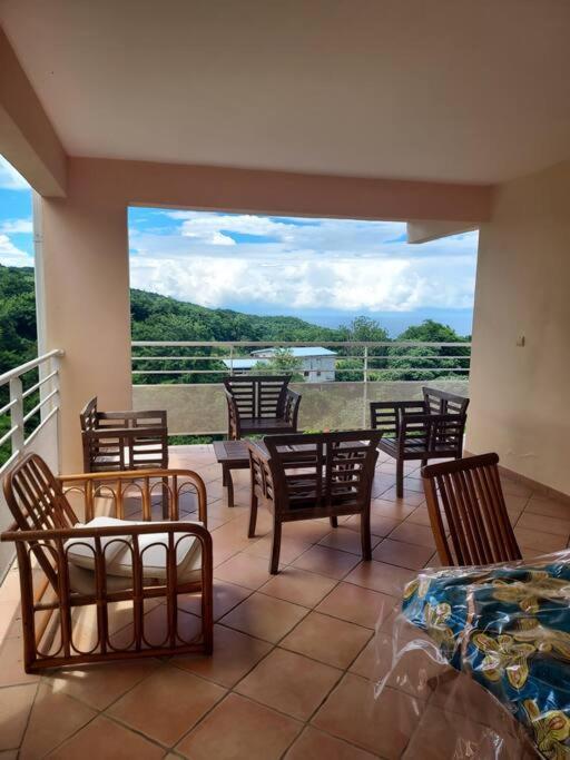 Grand Studio En Bas De Villa Avec Vue Sur Mer Au Carbet Le Carbet Exterior photo